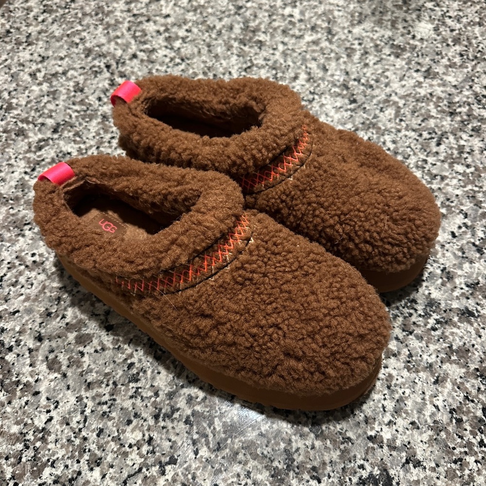 UGG Tazz Shearling Platform Slippers